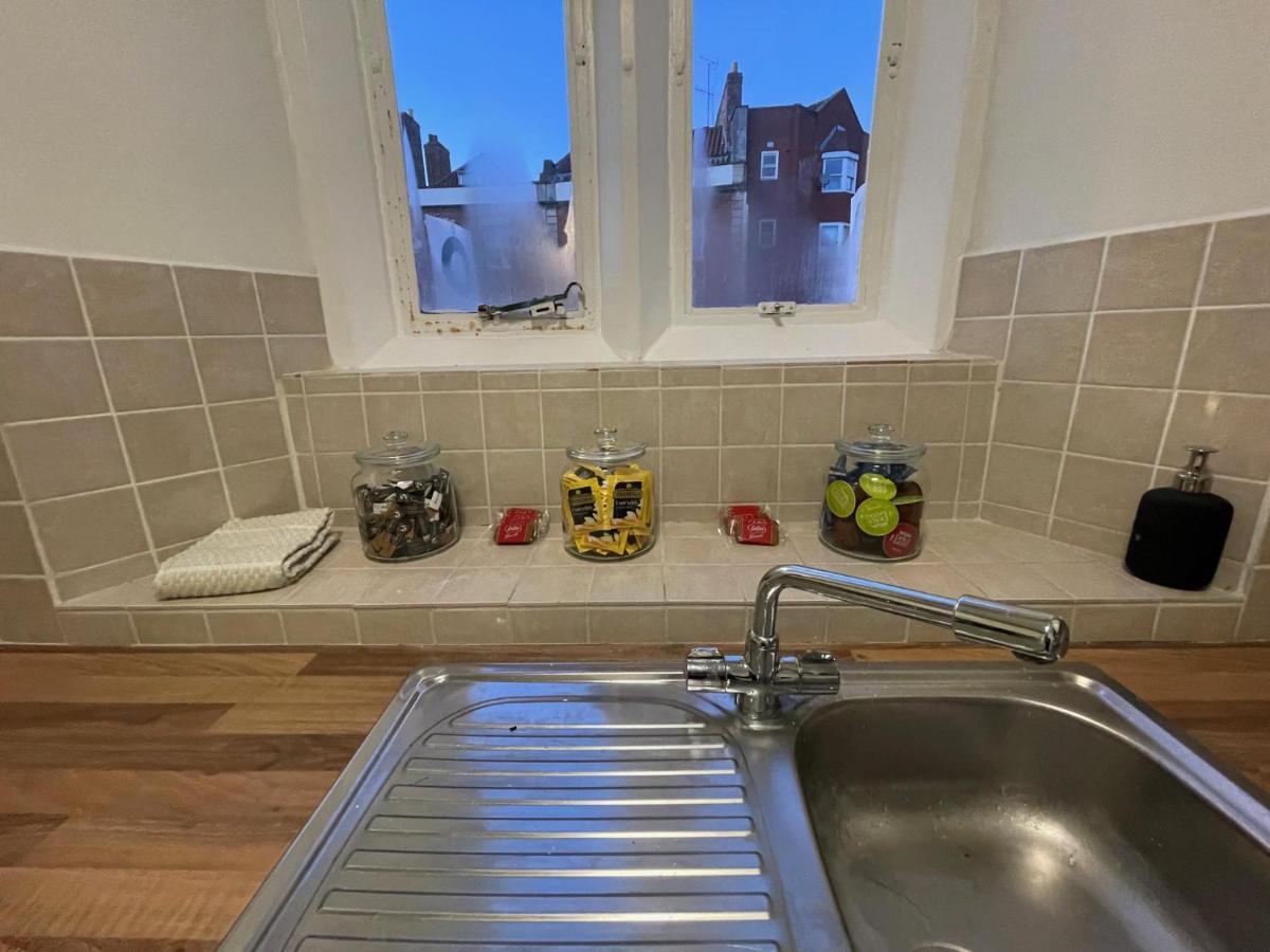 Gated Stunning Period In Vibrant Apartamento Bristol